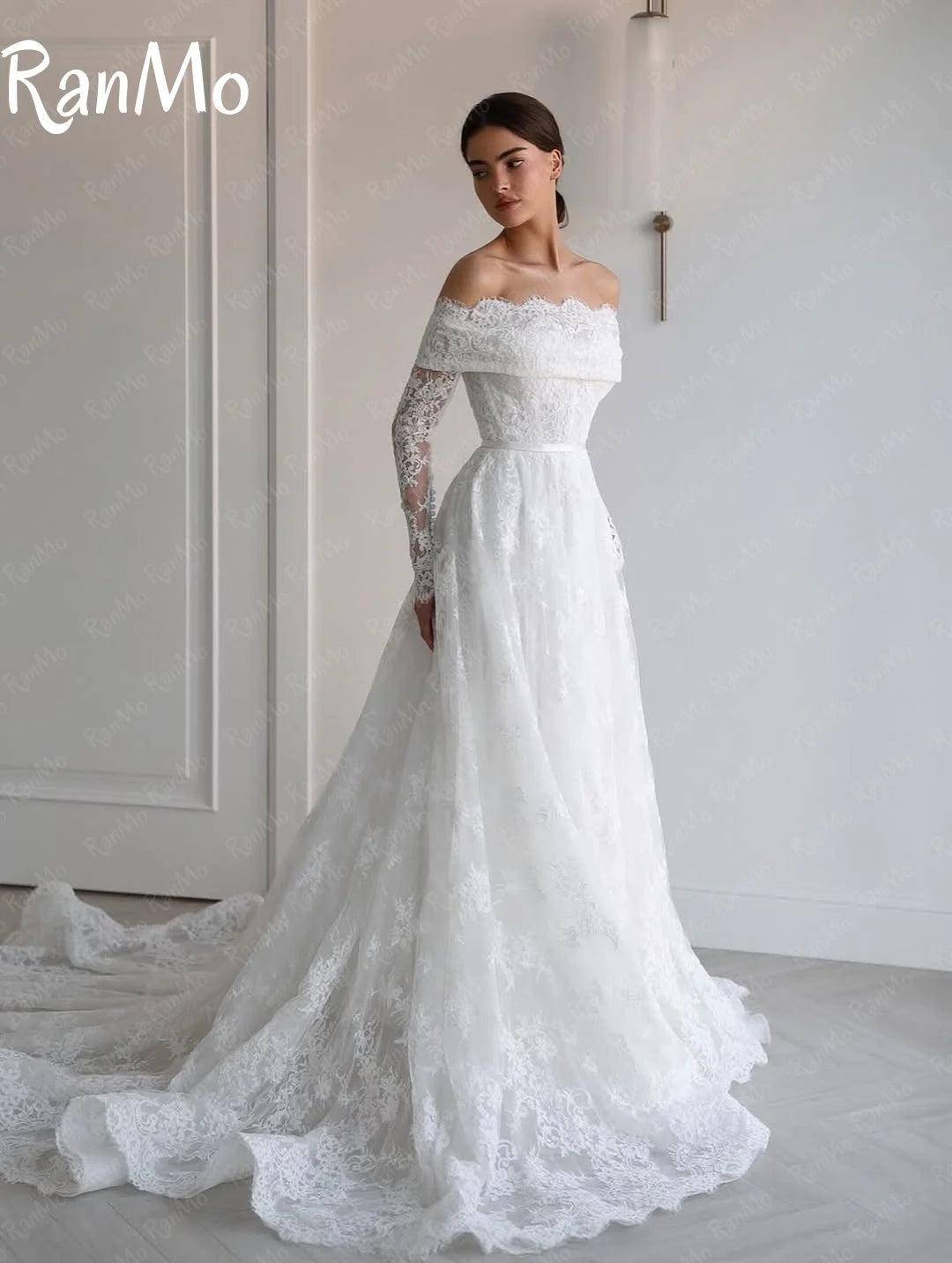 Vestido de Noiva A-Line Ombro a Ombro em Renda com Mangas Compridas