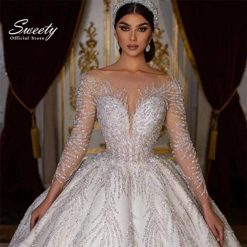 Vestido de Noiva Princesa com Brilho, Renda e Mangas Compridas