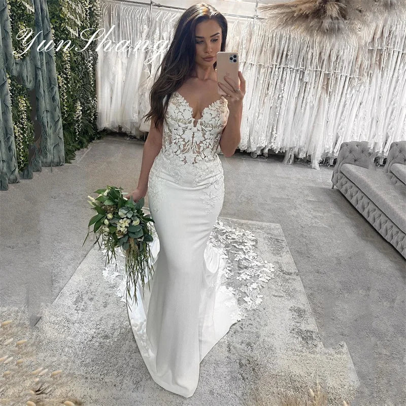 Vestido de Noiva Sereia com Renda e Costas Abertas — Modelo NG94