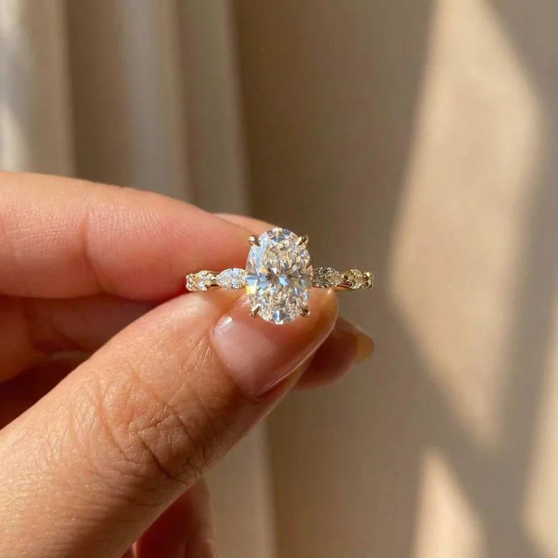 Anel Delicado em Prata de Lei 925 com Zircónias