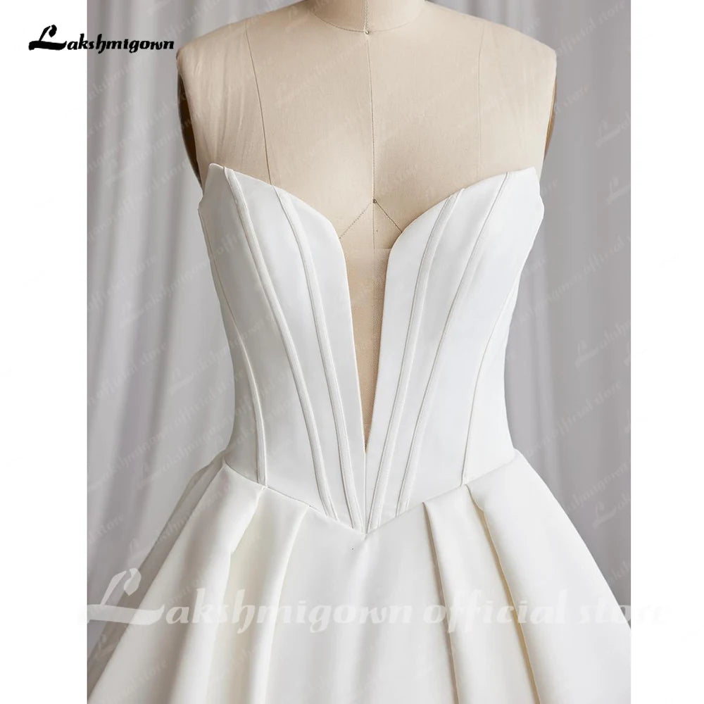 Vestido de Noiva A-Line em Cetim Crepe com Decote Ombro a Ombro